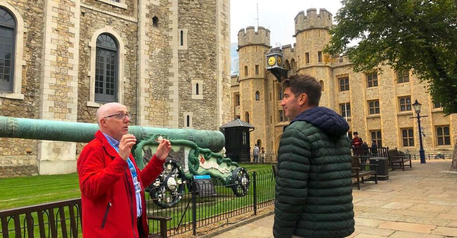 London: Tower of London Guided Tour with Boat Ride - White Tower free time: the best way to use your minutes