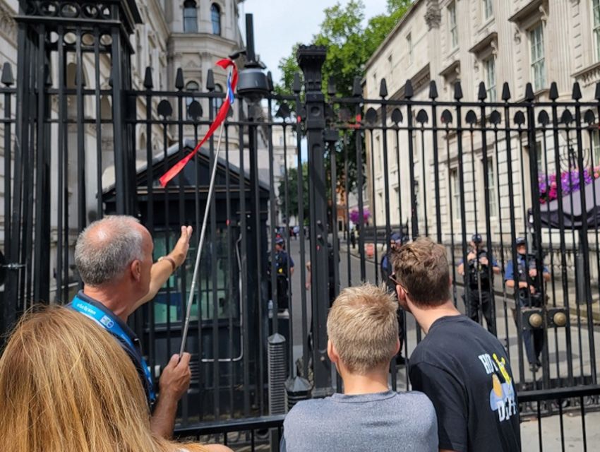 London: Westminster Abbey, Tower of London and Boat Tour - Guides and headsets: why your enjoyment depends on the group rhythm