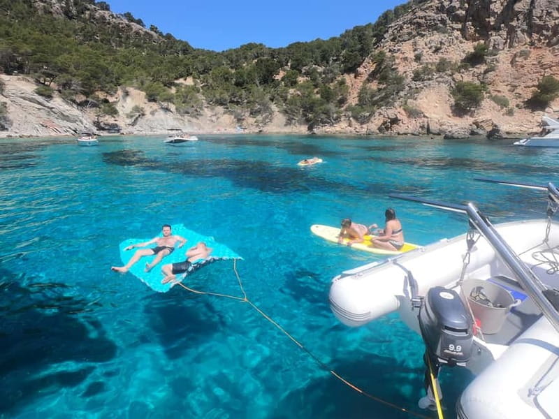 Mallorca: Catamaran Boat Tour with Tapas - What to bring (and what to leave at home)
