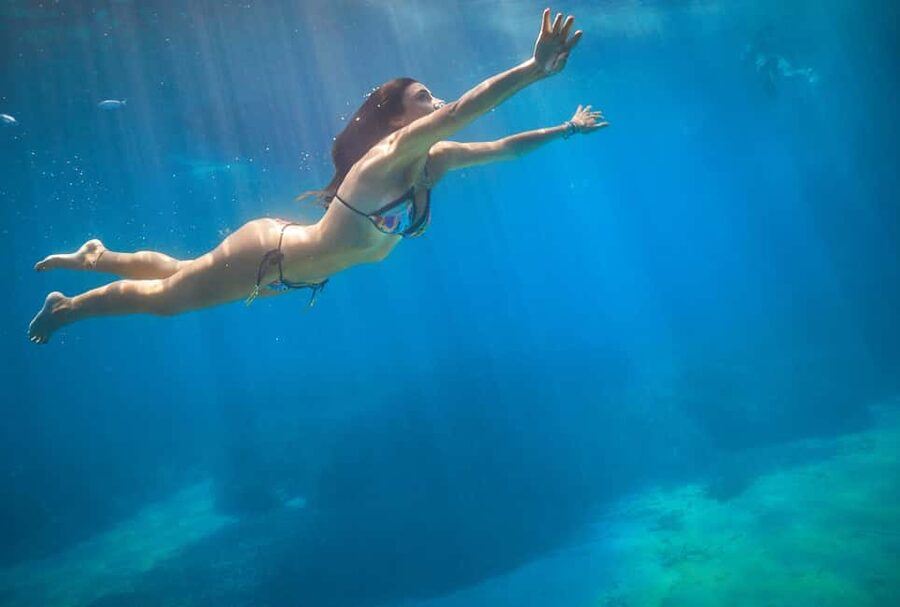 Mallorca: Caves, Cliffs, and Coves Boat Trip - Food, Drinks, and Onboard Comfort: What to Budget and What to Bring