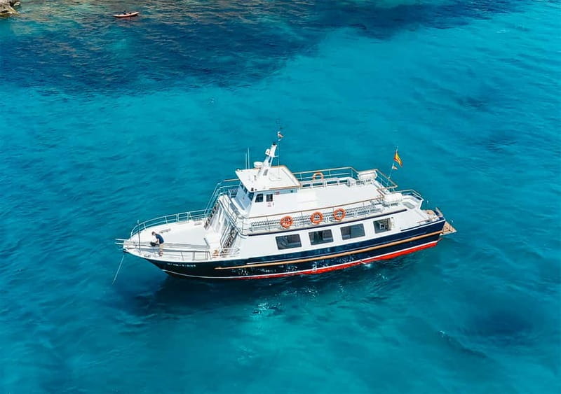 Mallorca: Palma Boat Tour & Snorkeling with Drink Included - Palma Bay in 2.5 hours: the short cruise that still feels like a day out