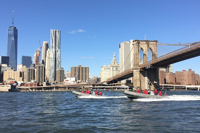 Manhattan Adventure Sightseeing Boat Tour - from Chelsea Piers - Upper Bay and the Statue of Liberty: the close-up view outside the security zone