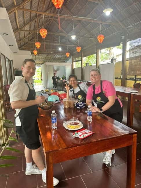 Market Tour, Basket Boat Ride & Cooking Class by Hangcoconut - Hang Coconut cooking class: four dishes, clear steps, and lots of food