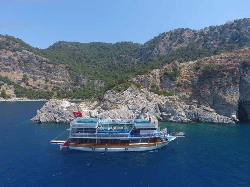 Marmaris: Boat Trip w/Lunch, Transfer & Unlimited Drinks - Onboard BBQ Lunch and the Drink Setup (Soft Drinks Included)