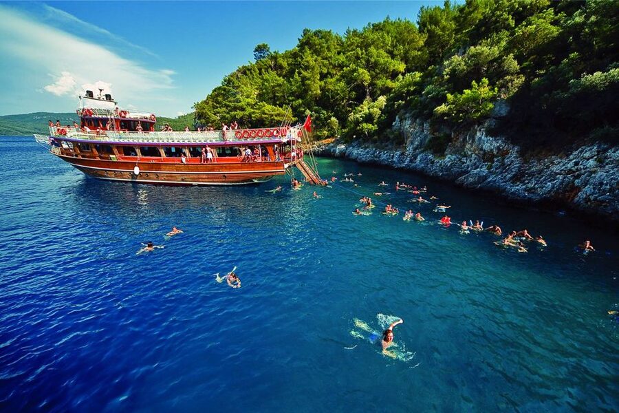 Marmaris: Boat Trip with Unlimited Drinks and BBQ Lunch - Who this Marmaris boat trip suits best