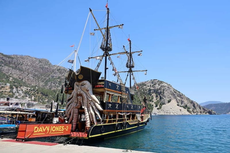 Marmaris: Pirate Boat Trip with Meal, Drinks and Transfer - A real pirate-ship day on Marmaris waters