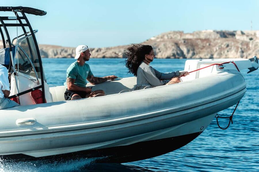 Marseille: Côte Bleue Calanques Boat Tour with Swimming - La Redonne port stop and Pointus fishing boats: the shore break you need