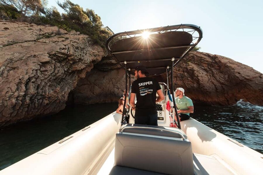 Marseille: Frioul Islands Boat Tour with Swim Stop - Cruising past MuCEM and Major Cathedral for real coastline context