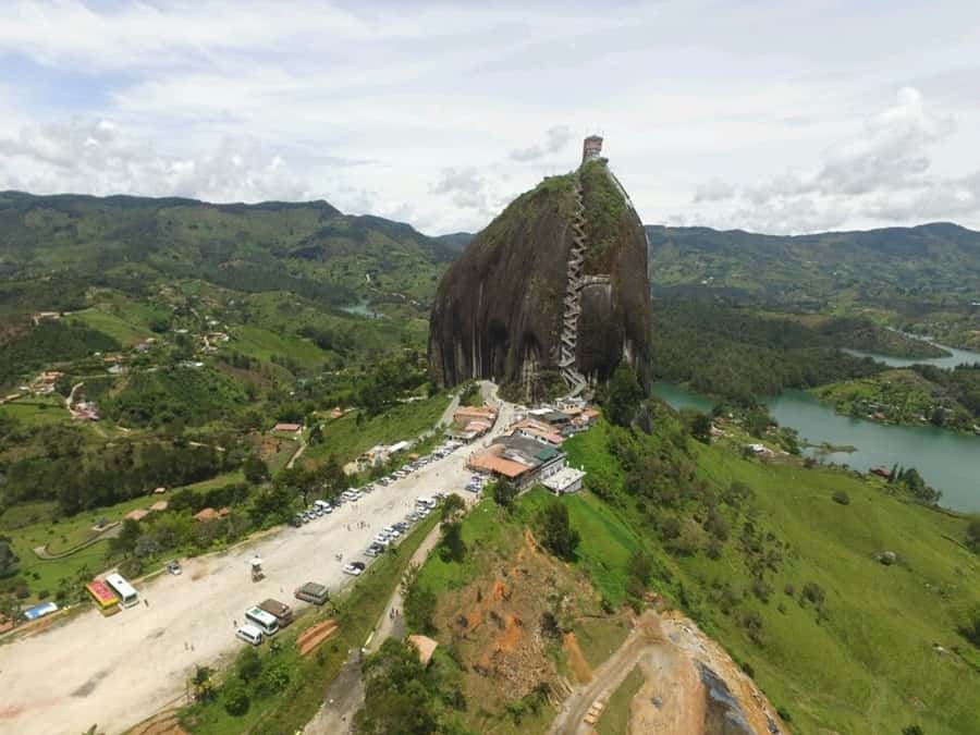 Medellín: Private Guatapé with Peñol Tickets and Boat Ride - A private Guatapé day built around real highlights