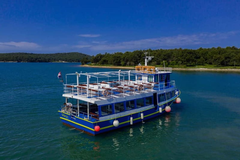 Medulin: Full-Day Boat Tour of the Archipelago w/ Lunch - The Porer Lighthouse (Otočić Porer): a 19th-century view from the sea