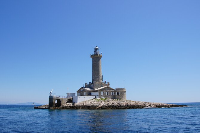 Medulin -Kamenjak 5h boat trip with lunch & drinks on Sandra Boat - Ceja Island: The Beach Break (and the Shade Reality)