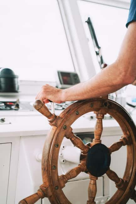 Menorca: Coves and Beaches Boat Trip w/ optional Paella - Finding Menorca Blava at Passeig des Moll: Easy Once You Know the Door