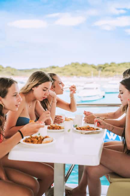 Menorca: Natural Coves and Beaches Boat Trip & Paella Lunch - Stop 2: Son Saura beach time (and the Es Talaier walk option)
