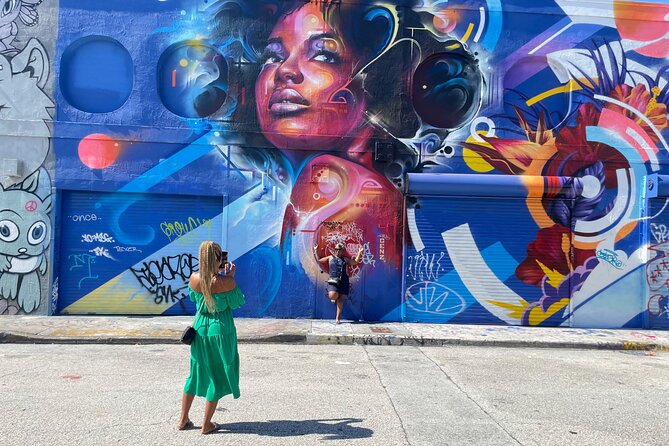 Miami All-In-One: City Sightseeing & water taxi experience - Wynwood: street art with a clock on it