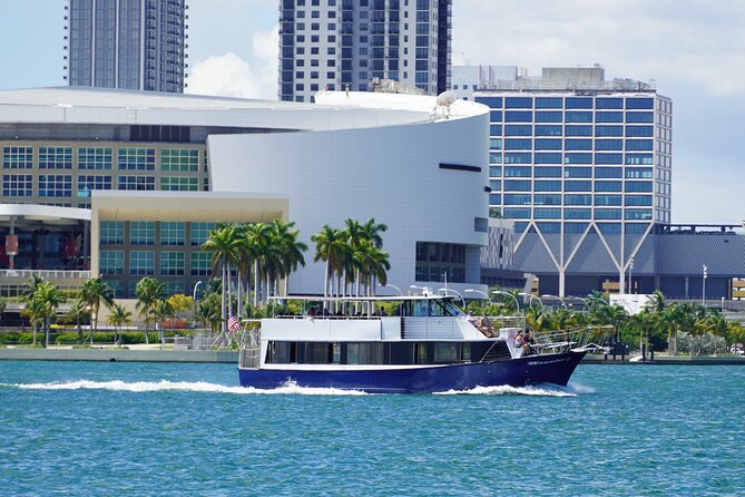 Miami Biscayne Bay rich and famous Sightseeing Boat Tour - Cruising Biscayne Bay for Celebrity Homes and Miami Views