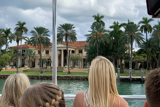 Miami Biscayne Bay rich and famous Sightseeing Boat Tour - Star Island, Mansions, and the Reality of Seeing Houses at Speed