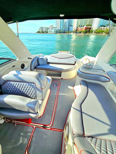 Miami: Private Boat tour with a captain - What you get on board: cooler, bathroom, Bluetooth, and lifejackets