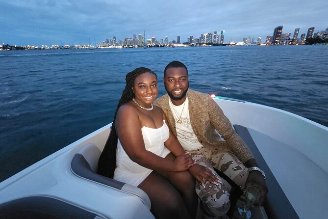 Miami Shared Boat tour, 2 hours on a 24 ft boat. 6 people total. - Meeting Point, Parking, and the 10-Minute Wait