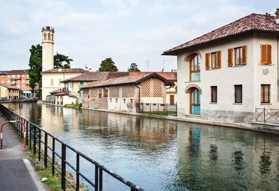 Milan: Navigli District Canal Boat Tour with Aperitivo - Key things to know before you go