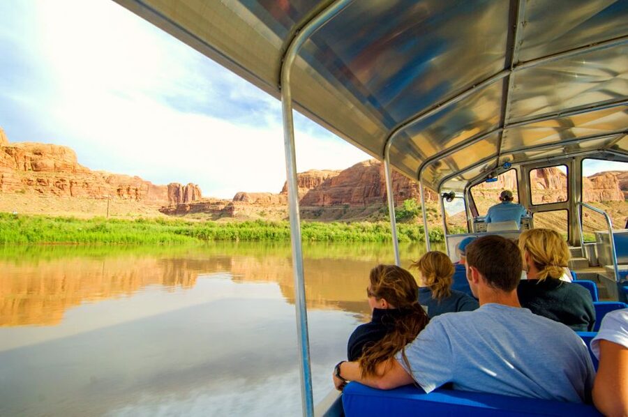 Moab: 3-Hour Jet Boat Tour to Dead Horse Point State Park - The first minutes: safety, then a glide into canyon country