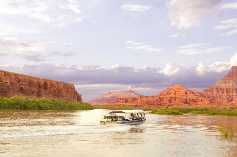 Moab: 3-Hour Jet Boat Tour to Dead Horse Point State Park - Comfort, heat, and wind: how to dress for a jet boat day