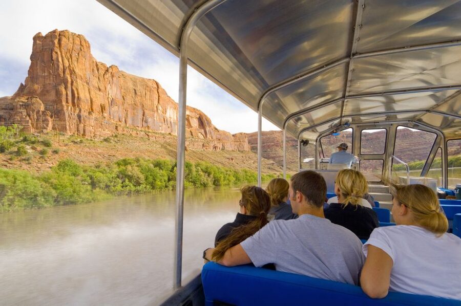 Moab: Colorado River Sunset Boat Tour with Optional Dinner - Value at $129: when this cruise feels like a good deal