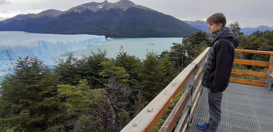 Moreno Glacier: Tour from El Calafate with tour guide, walkways, and boat ride - Footbridges at your pace: Main Balcony and the 146 m viewpoint