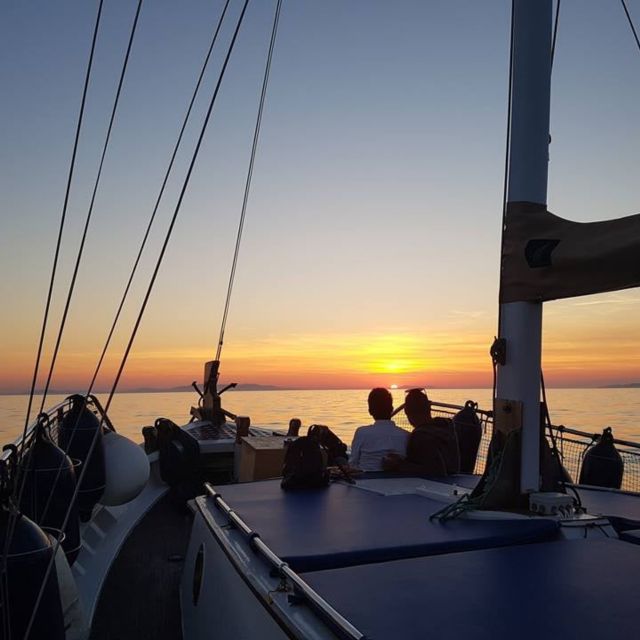 Mykonos: Sunset Boat Trip with Snacks and Drinks - Why the Mykonos Sunset Works Best From a Boat