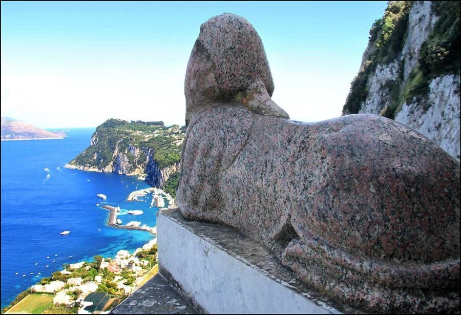 Naples: Capri Transfer with Island Boat Tour and Free Time - Key things that make this Capri day work