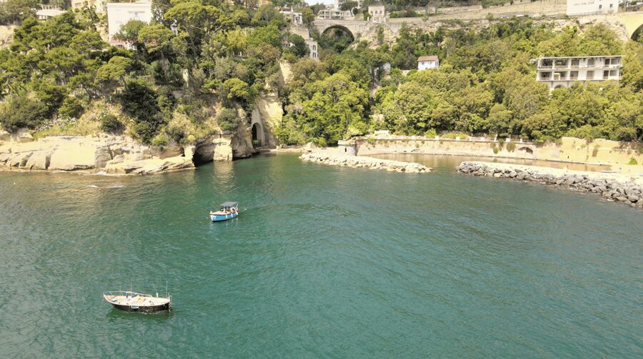 Naples: Castel dell'Ovo Boat Tour with Snorkeling & Aperitif - Palazzo Donn’Anna and the Villas You See From the Water