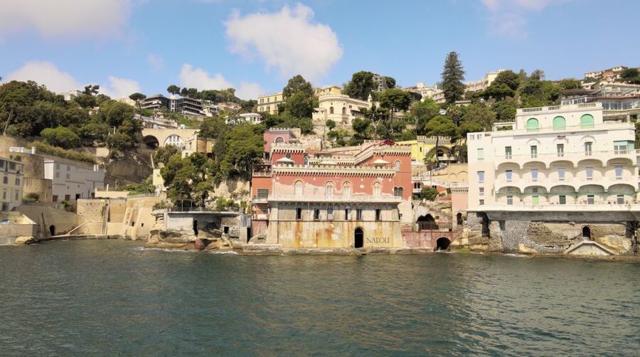 Naples: Castel dell'Ovo Boat Tour with Snorkeling & Aperitif - Villa Lauro Stop: Swimming and Snorkeling in a Quiet Spot