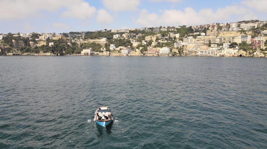 Naples: Castel dell'Ovo Boat Tour with Snorkeling & Aperitif - Guide Power: Small Group, English/Italian Storytelling