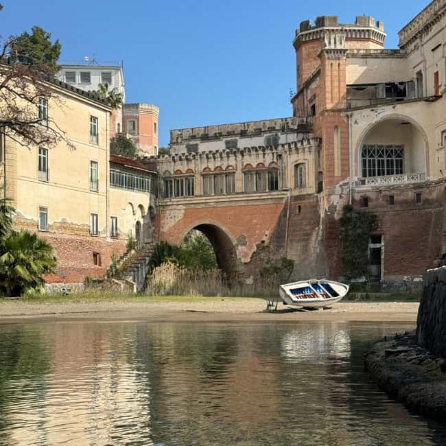 Naples: Private Coastline Boat Tour - Meeting in Central Naples: Getting on the Boat Without Stress