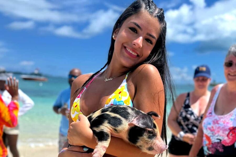 Nassau: Swimming Pigs, Snorkeling, Lunch, & Beach Boat Tour - Key things that make this tour worth your money