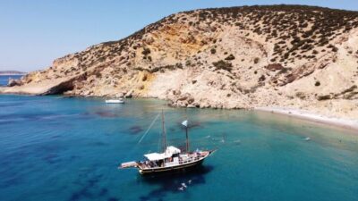 Naxos: Koufonissia and Rina Cave Boat Trip with BBQ - Getting to the boat in Agia Anna (and how that affects your comfort)