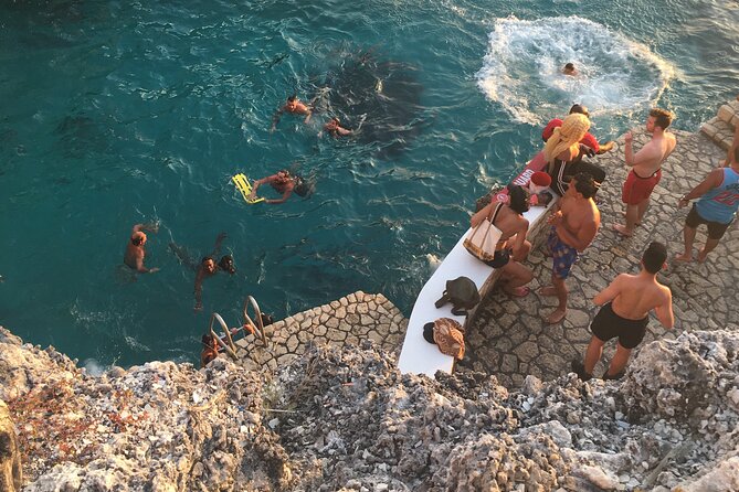 Negril Seven Miles Beach, Snorkeling, Boat Ride, Ricks Cafe Combo - Private island lunch: lobster or fish, and how to budget it