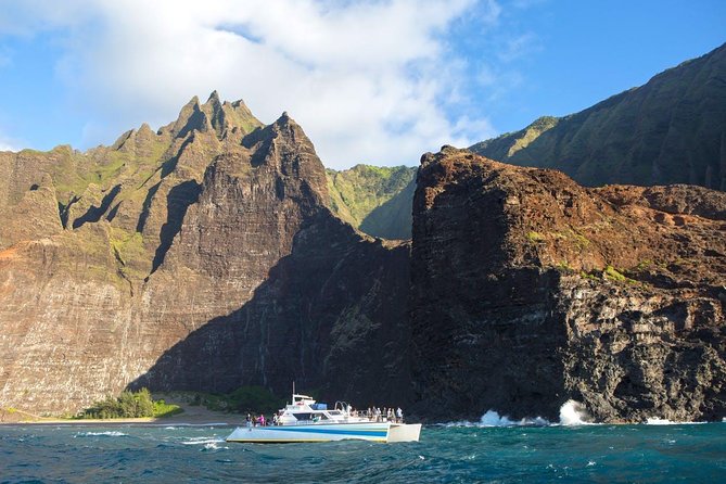 Ni'ihau and Na Pali Coast Snorkel Boat Tour - Lehua Crater and the offshore push: why this tour’s snorkeling stands a chance