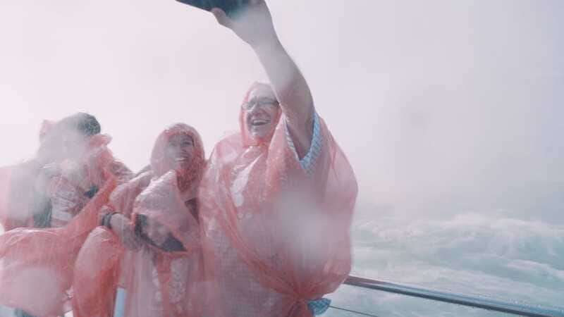 Niagara Falls: Day & Night Tour with Boat Ride and Dinner - What the guides add: why this feels smoother than DIY