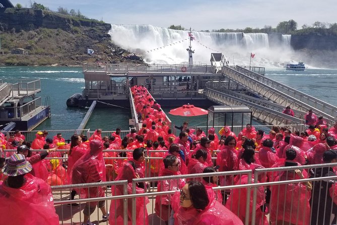 Niagara Falls, Niagara-on-the-Lake, Boat Tour from Toronto - The bus ride isn’t dead time: it’s your primer for Niagara