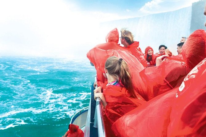 Niagara Falls, Niagara-on-the-Lake, Boat Tour from Toronto - The included cruise: up close to Horseshoe, American, and Bridal Veil