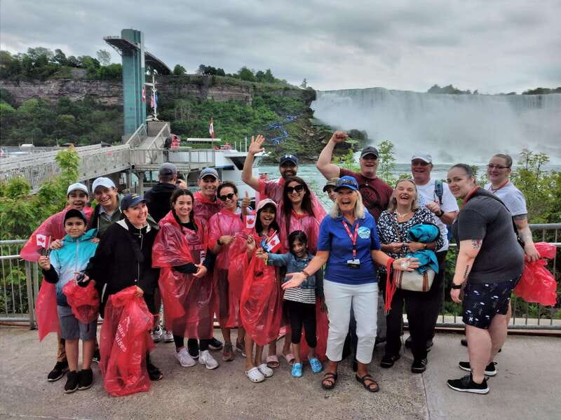 Niagara Falls Tour: Boat Ride, Journey Behind Falls and more - Niagara Falls Canadian-side viewpoints: learning what to look for