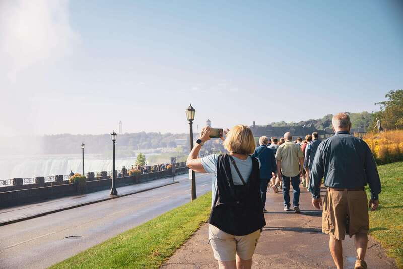 Niagara Falls Tour: Boat Ride, Journey Behind Falls and more - 8:30 start: trading sleep for fewer crowds