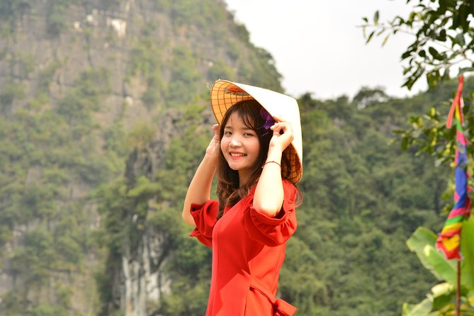 Ninh Binh Daily Tour: Hoa Lu - Am Tien Cave- Trang An boat ride - The one caution I’d take seriously: pacing and possible plan changes