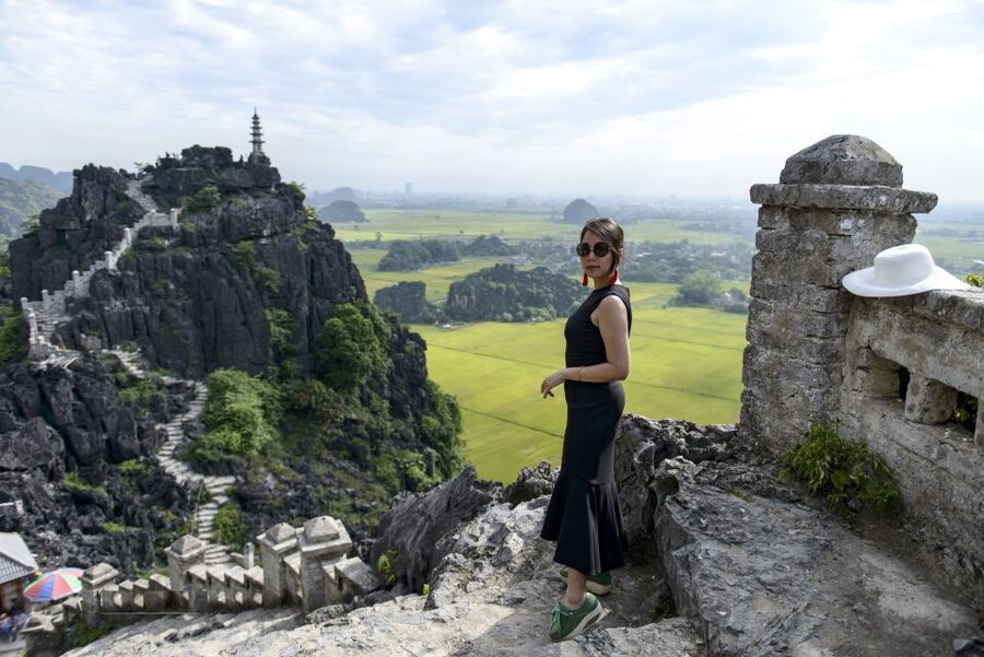 Ninh Binh: Hoa Lu, Mua Cave, and Trang An Tour and Boat Ride - Mua Cave and the 500 steps up: earning the big views