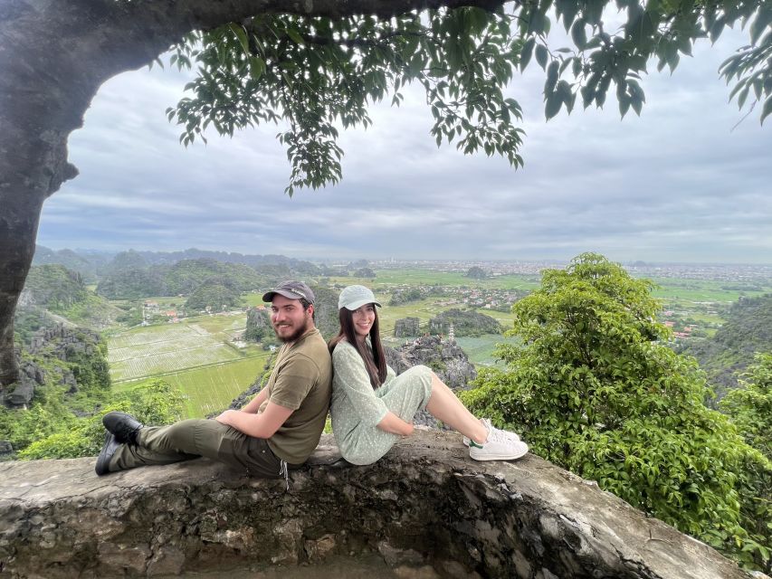 Ninh Binh Tour: Full-Day Hoa Lu and Tam Coc Boat Tour - Hoa Lư ancient capital: more than temple photos