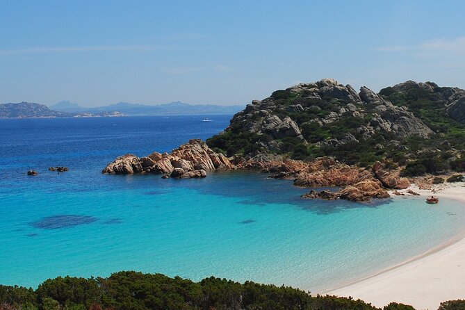 Olbia : Magdalene Archipelago Boat Tour + transfer included - Pink Beach from the sea: you can’t go ashore, but you’ll get the photo