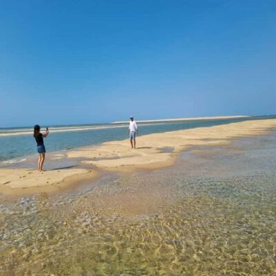 Olhão: Ria Formosa 2 Islands Boat Tour - Finding Kioske Rota Das Ilhas and settling in on board