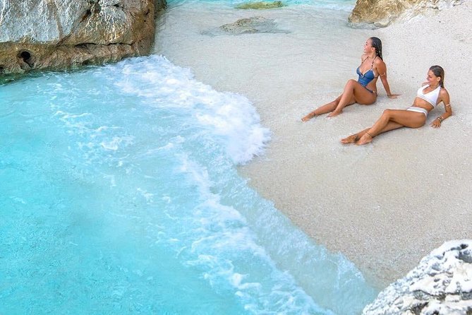 One day guided boat tour along the Baunei coast. - Cala dei Gabbiani: another anchored cove with fish-filled water