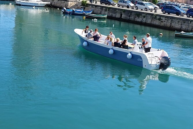 Ortigia Island and Sea Caves Boat Tour with Prosecco - Fonte Aretusa: Where the Cold Spring Meets the Sea