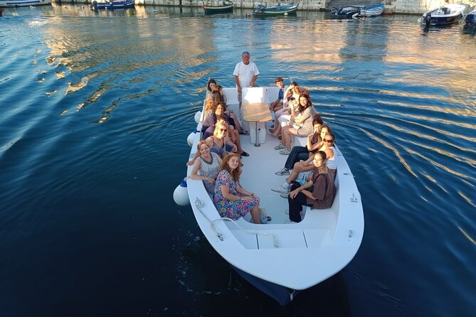 Ortigia Island and Sea Caves Boat Tour with Prosecco - English On Board: What You Should Expect